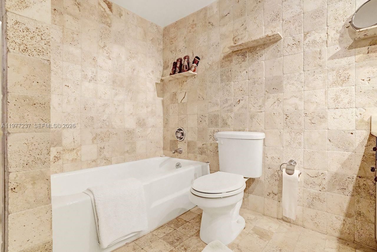 5700 Collins Ave, Unit 5L, Miami Beach, FL 33140 Photo