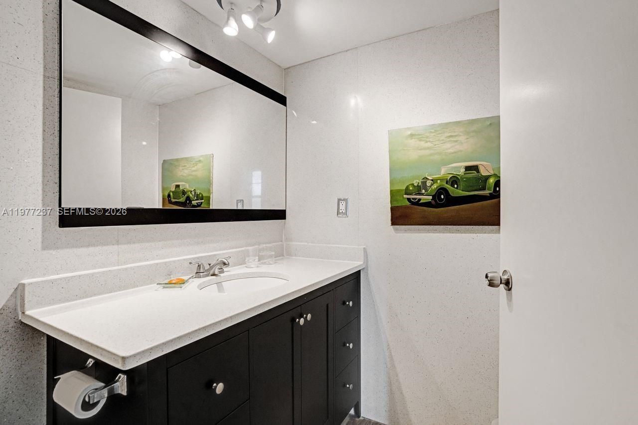 5700 Collins Ave, Unit 5L, Miami Beach, FL 33140 Photo