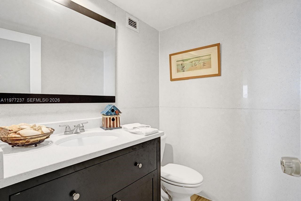 5700 Collins Ave, Unit 5L, Miami Beach, FL 33140 Photo