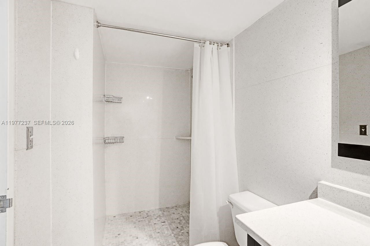 5700 Collins Ave, Unit 5L, Miami Beach, FL 33140 Photo
