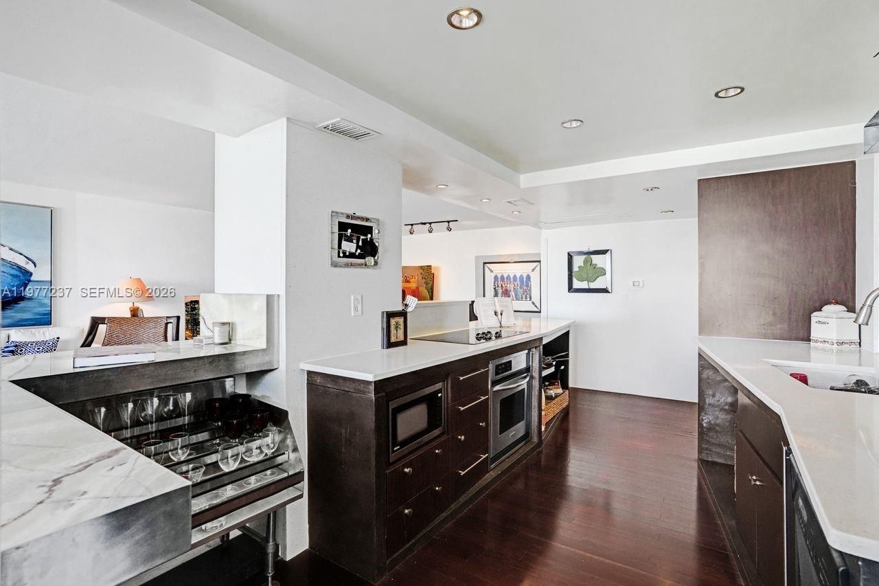 5700 Collins Ave, Unit 5L, Miami Beach, FL 33140 Photo