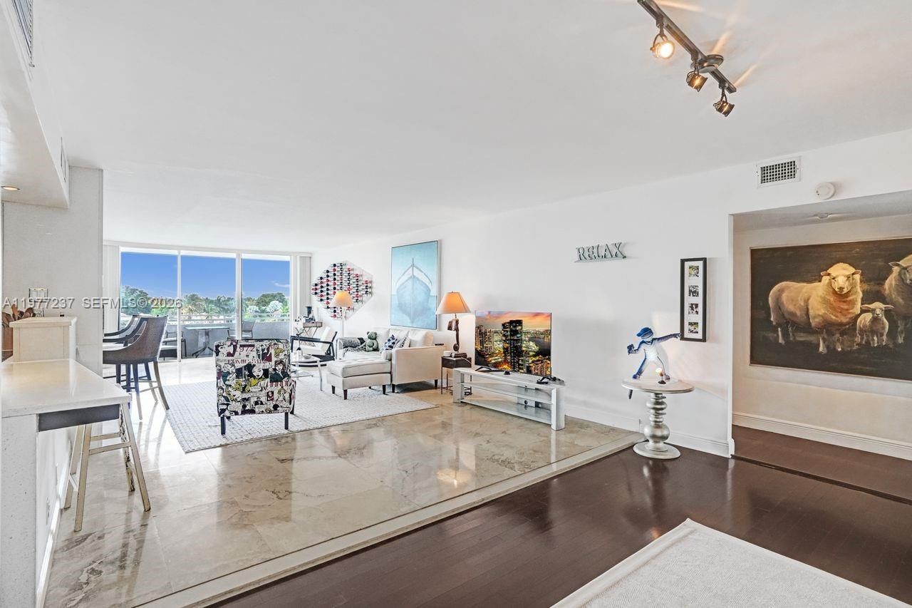 5700 Collins Ave, Unit 5L, Miami Beach, FL 33140 Photo