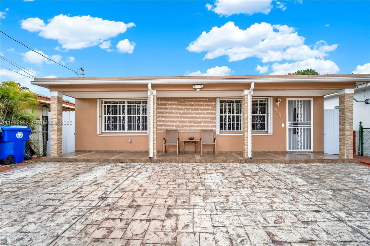 560 NW 57th Ct , Miami, FL 33126 Photo