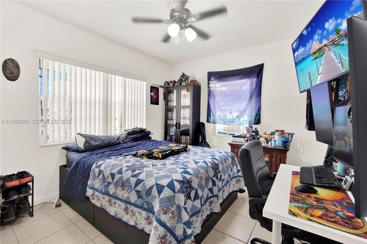 560 NW 57th Ct , Miami, FL 33126 Photo