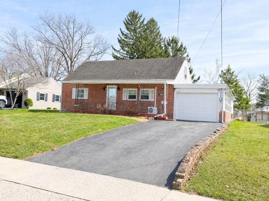 1842 Scotland Avenue, Chambersburg, PA 17201 Main Photo