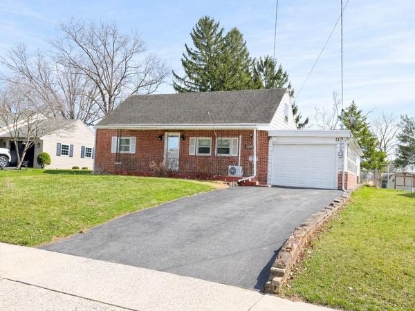 1842 SCOTLAND AVENUE, CHAMBERSBURG, PA 17201