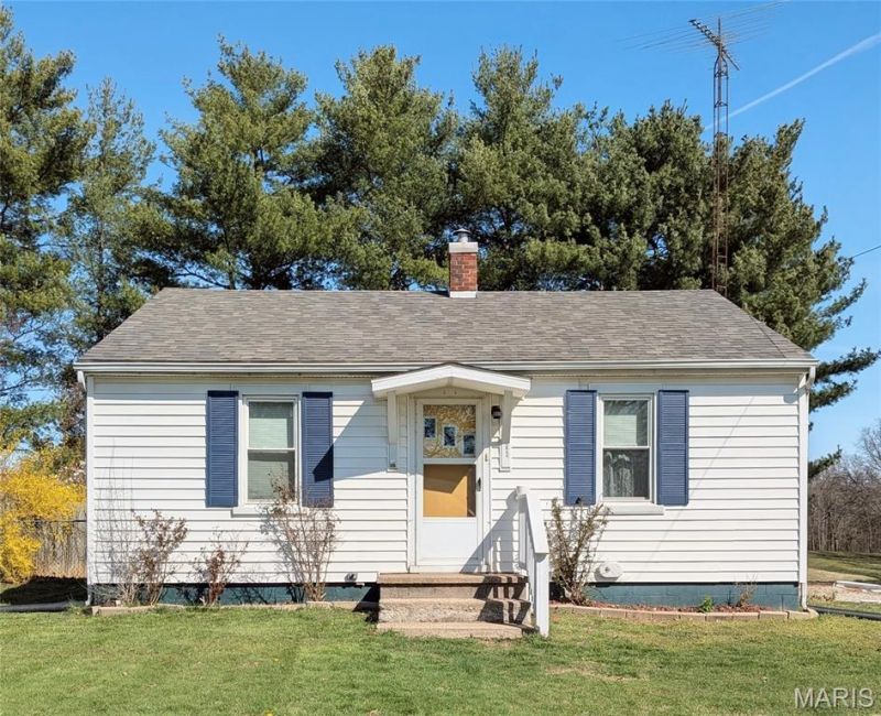 113 Welge Drive , Chester, IL 62233 Main Photo