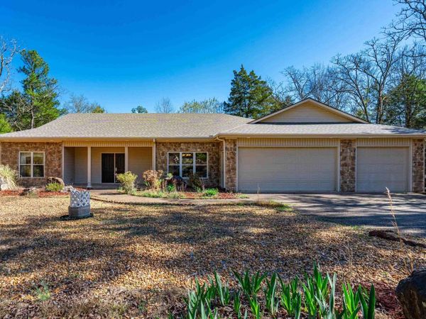 15 Perfecto Court, Hot Springs Village, AR 71909