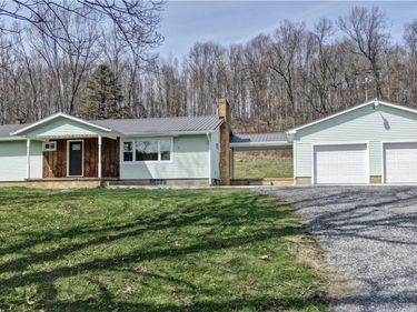 3265 Yorkview Road SW, New Philadelphia, OH 44663