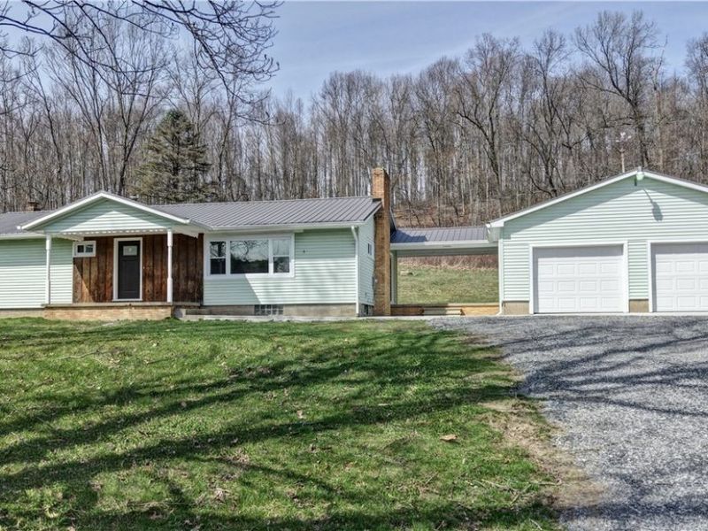 3265 Yorkview Road SW, New Philadelphia, OH 44663 Photo 1