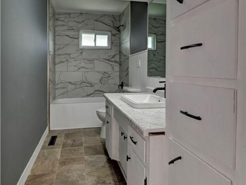 3265 Yorkview Road SW, New Philadelphia, OH 44663 Photo 15