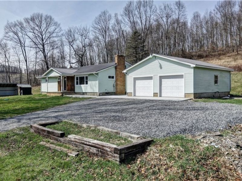 3265 Yorkview Road SW, New Philadelphia, OH 44663 Photo 3