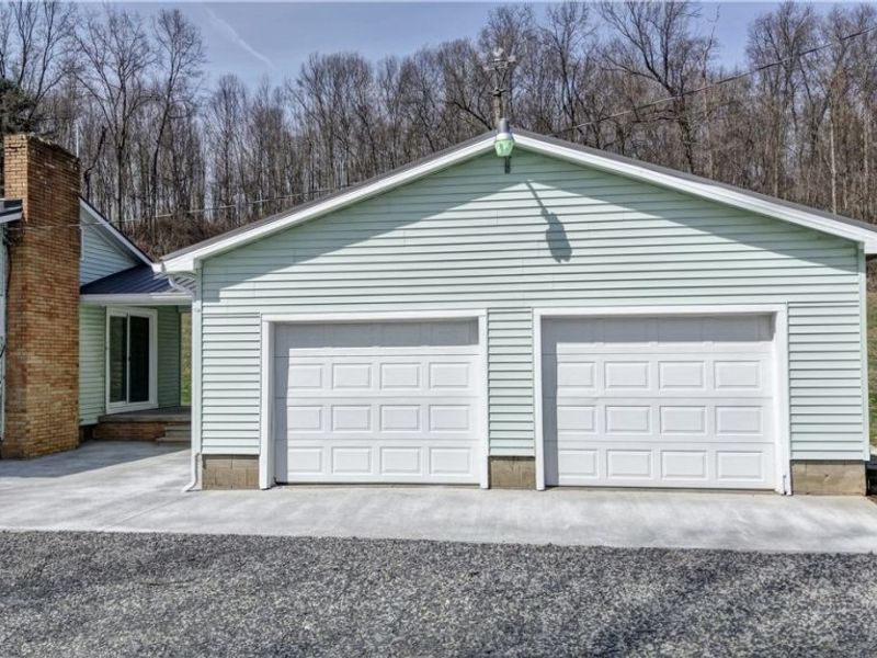 3265 Yorkview Road SW, New Philadelphia, OH 44663 Photo 4