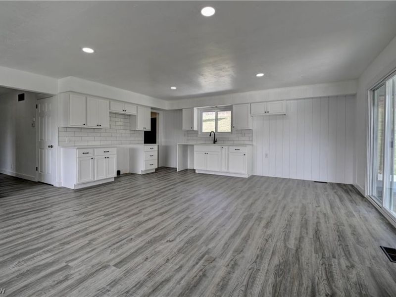 3265 Yorkview Road SW, New Philadelphia, OH 44663 Photo 6