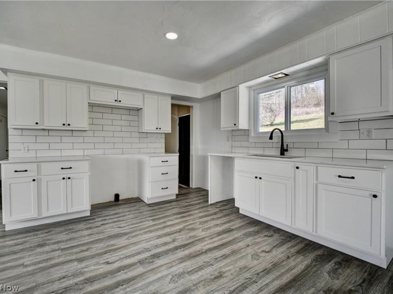 3265 Yorkview Road SW, New Philadelphia, OH 44663 Photo 8