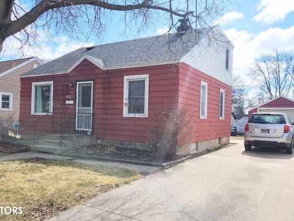 935 11th Street NE, Mason City, IA 50401