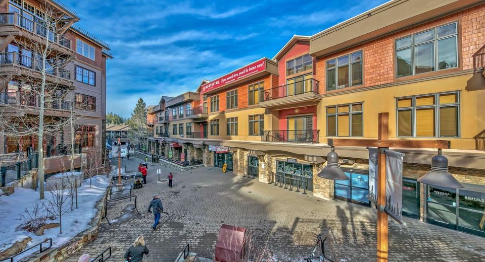 2100 North Village Drive, Truckee, CA 96161 Photo