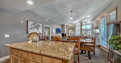 2100 North Village Drive, Truckee, CA 96161 Photo