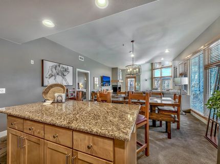 2100 North Village Drive, Truckee, CA 96161 Photo