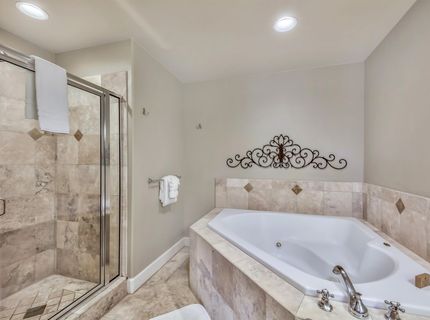 2100 North Village Drive, Truckee, CA 96161 Photo