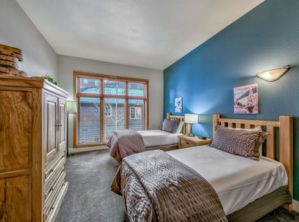 2100 North Village Drive, Truckee, CA 96161 Photo