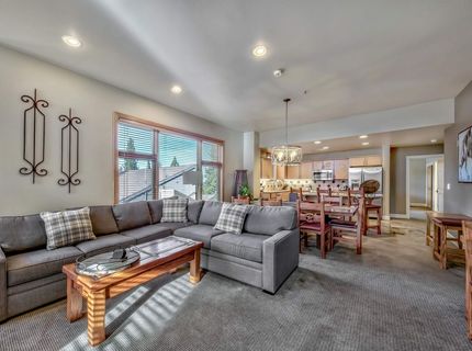 2100 North Village Drive, Truckee, CA 96161 Photo