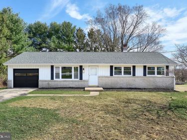 880 SPRINGVALE ROAD , RED LION, PA 17356