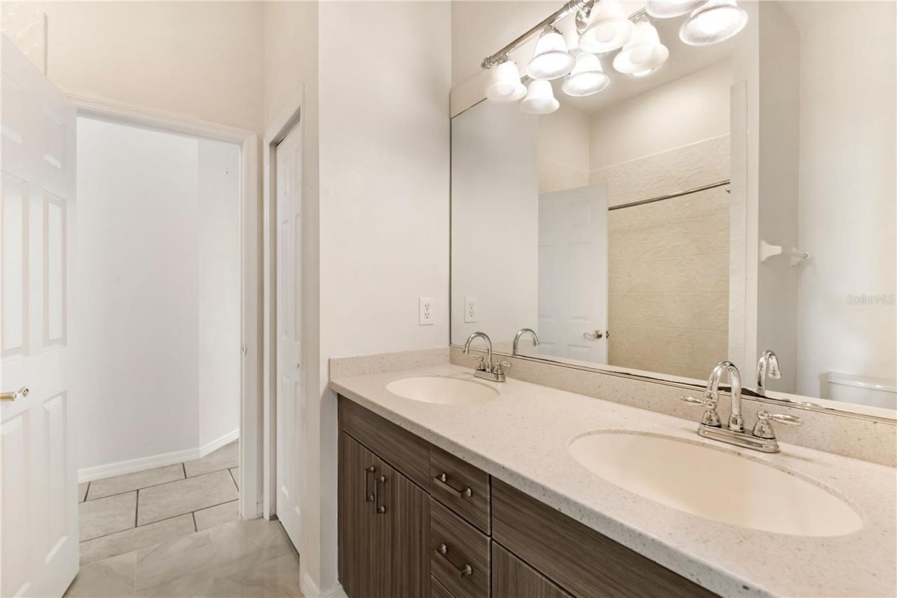 6801 Superior Street Circle, Sarasota, FL 34243 Photo