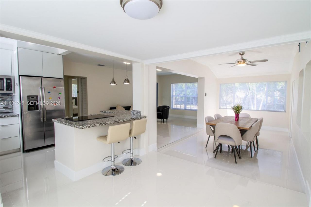 2727 Calusa St , Miami, FL 33133 Photo