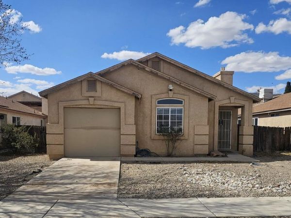 10627 Shooting Star Street NW, Albuquerque, NM 87114
