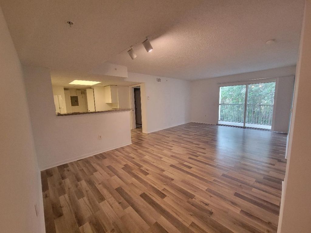 8955 Okeechobee Boulevard, Unit 206, West Palm Beach, FL 33411 Photo