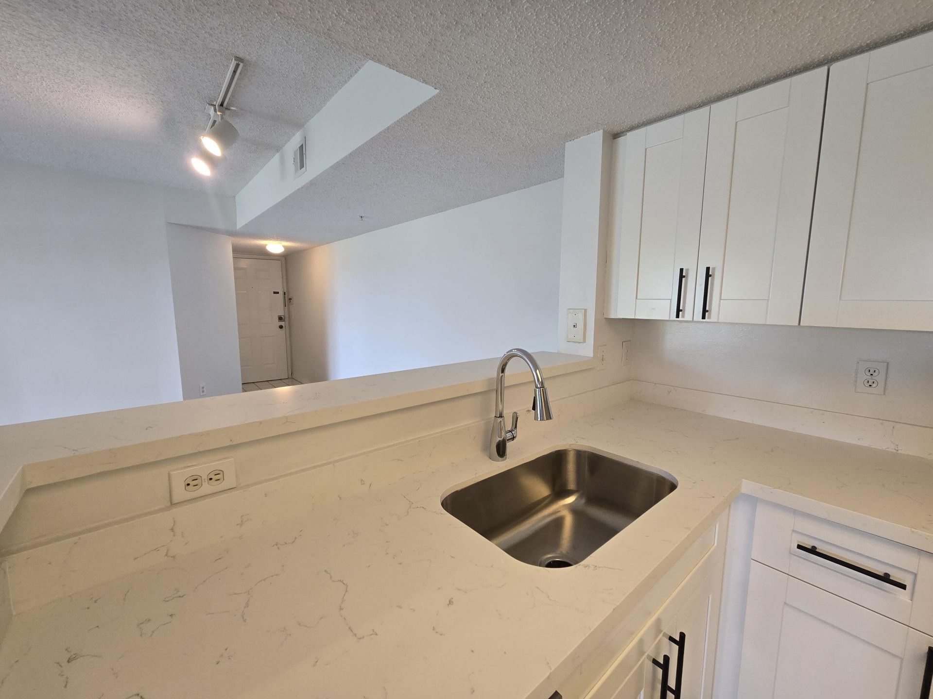8955 Okeechobee Boulevard, Unit 206, West Palm Beach, FL 33411 Photo