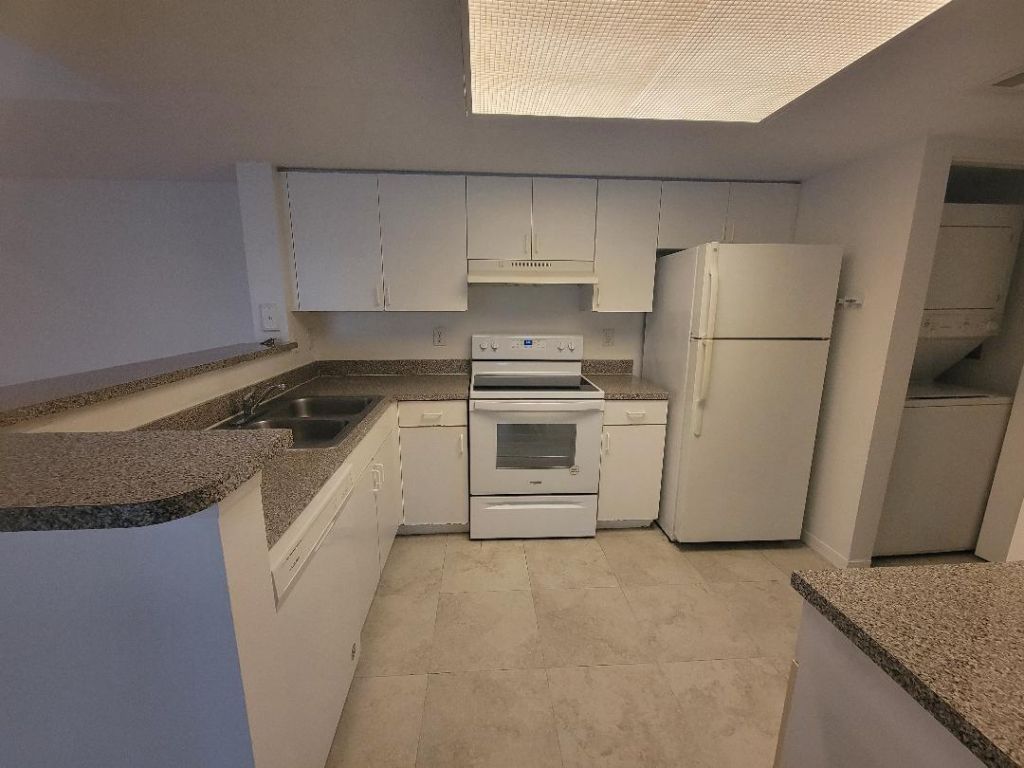 8955 Okeechobee Boulevard, Unit 206, West Palm Beach, FL 33411 Photo