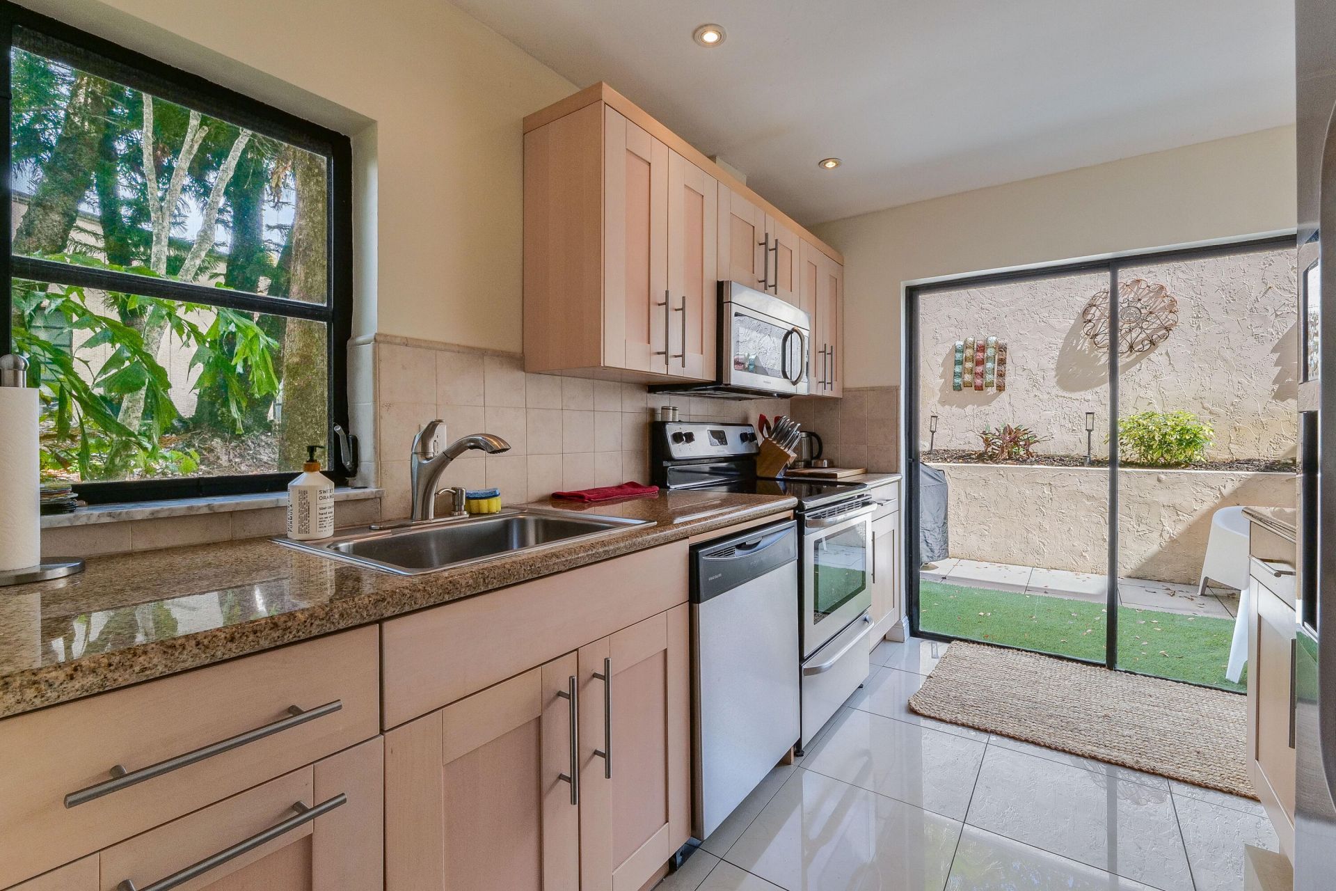 5523 Constant Spring Terrace, Unit 222, Lauderhill, FL 33319 Photo