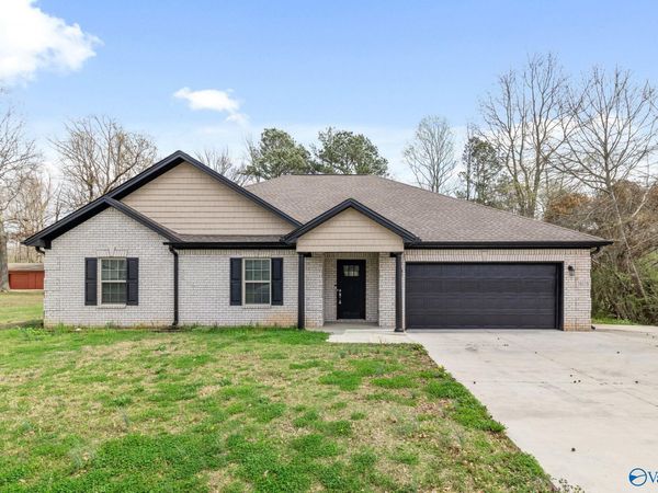 16118 Blackburn Lane, Athens, AL 35611