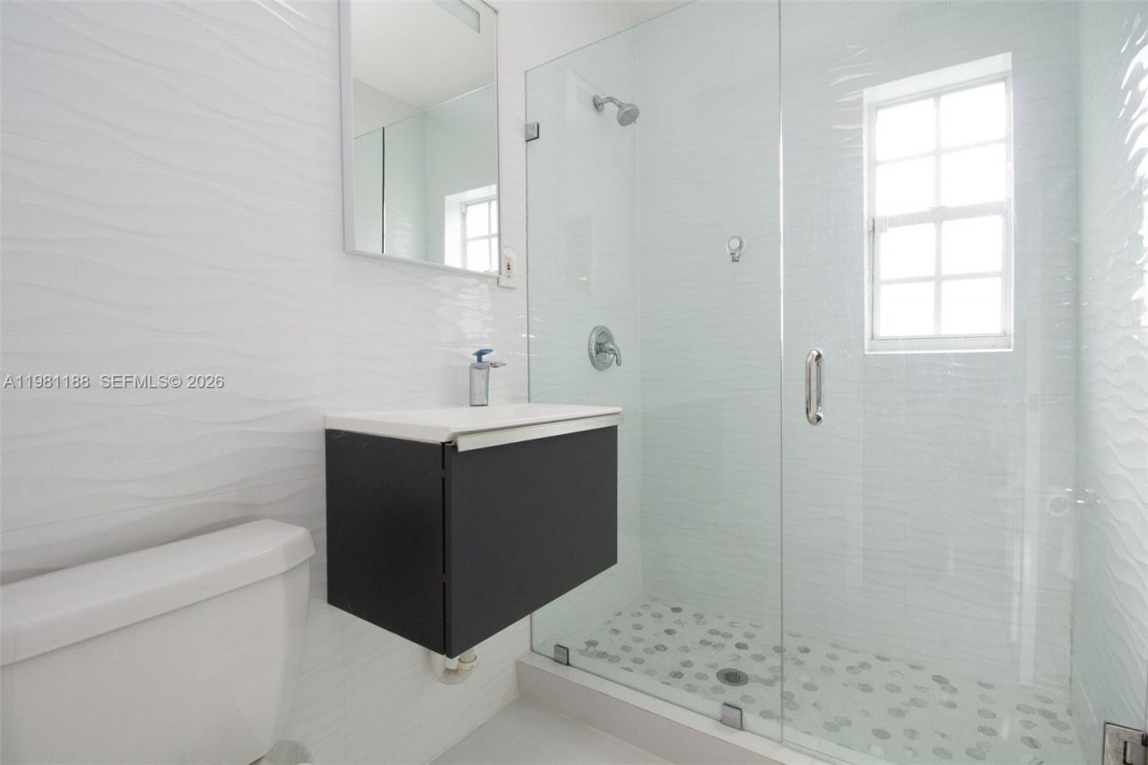 2727 Calusa St , Miami, FL 33133 Photo