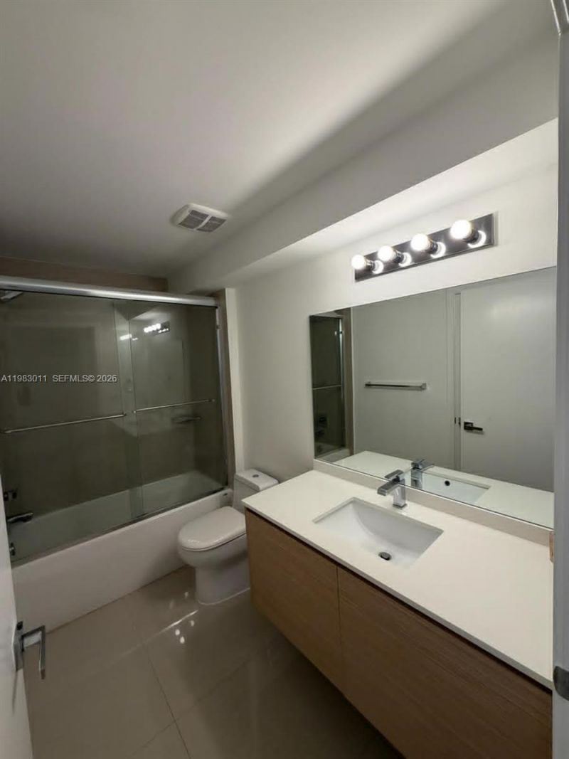 600 NE 27th St , Unit 902, Miami, FL 33137 Photo