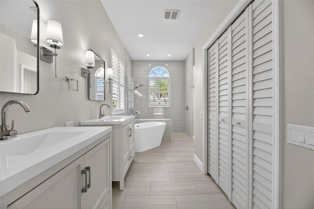 4720 Clipper Drive, Bradenton, FL 34208 Photo