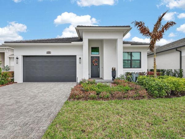 10195 SW Latium Way, Port St. Lucie, FL 34987