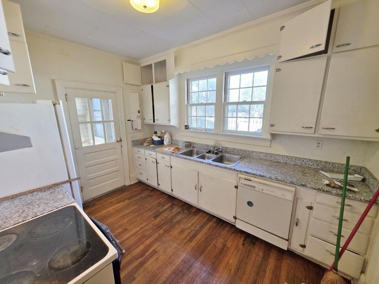 1107 Gilmore Avenue Photo 14