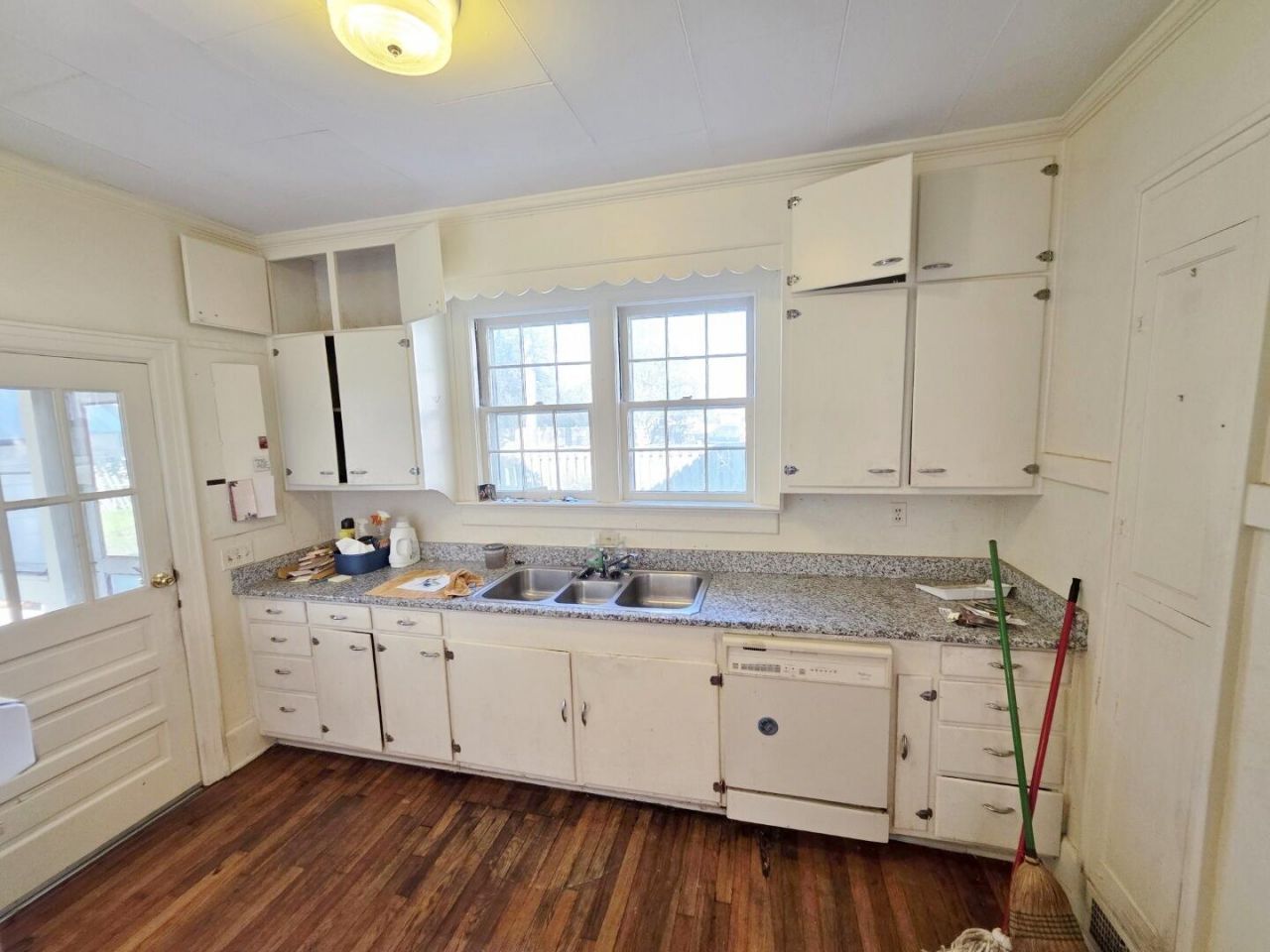 1107 Gilmore Avenue Photo 15