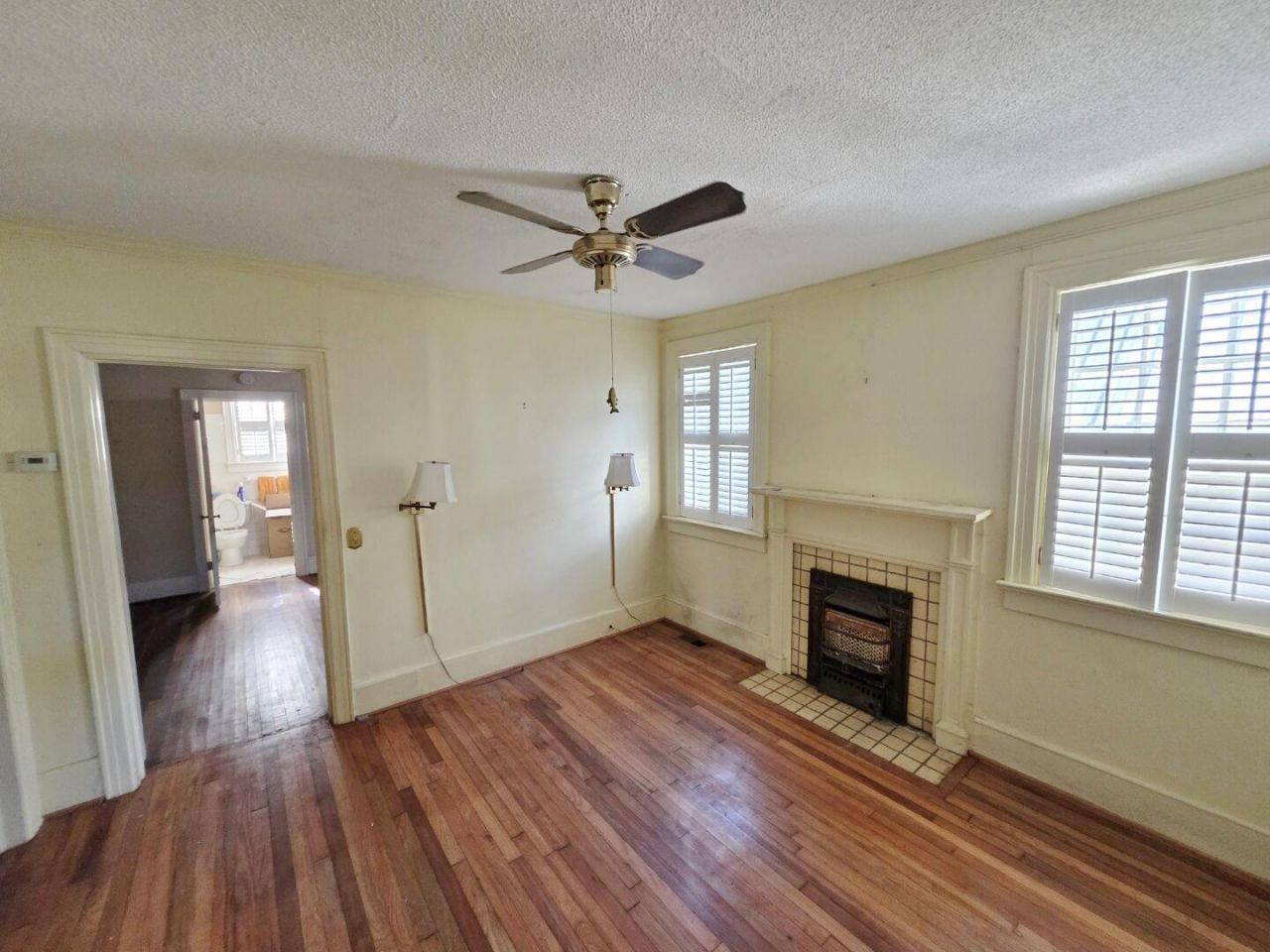 1107 Gilmore Avenue Photo 17