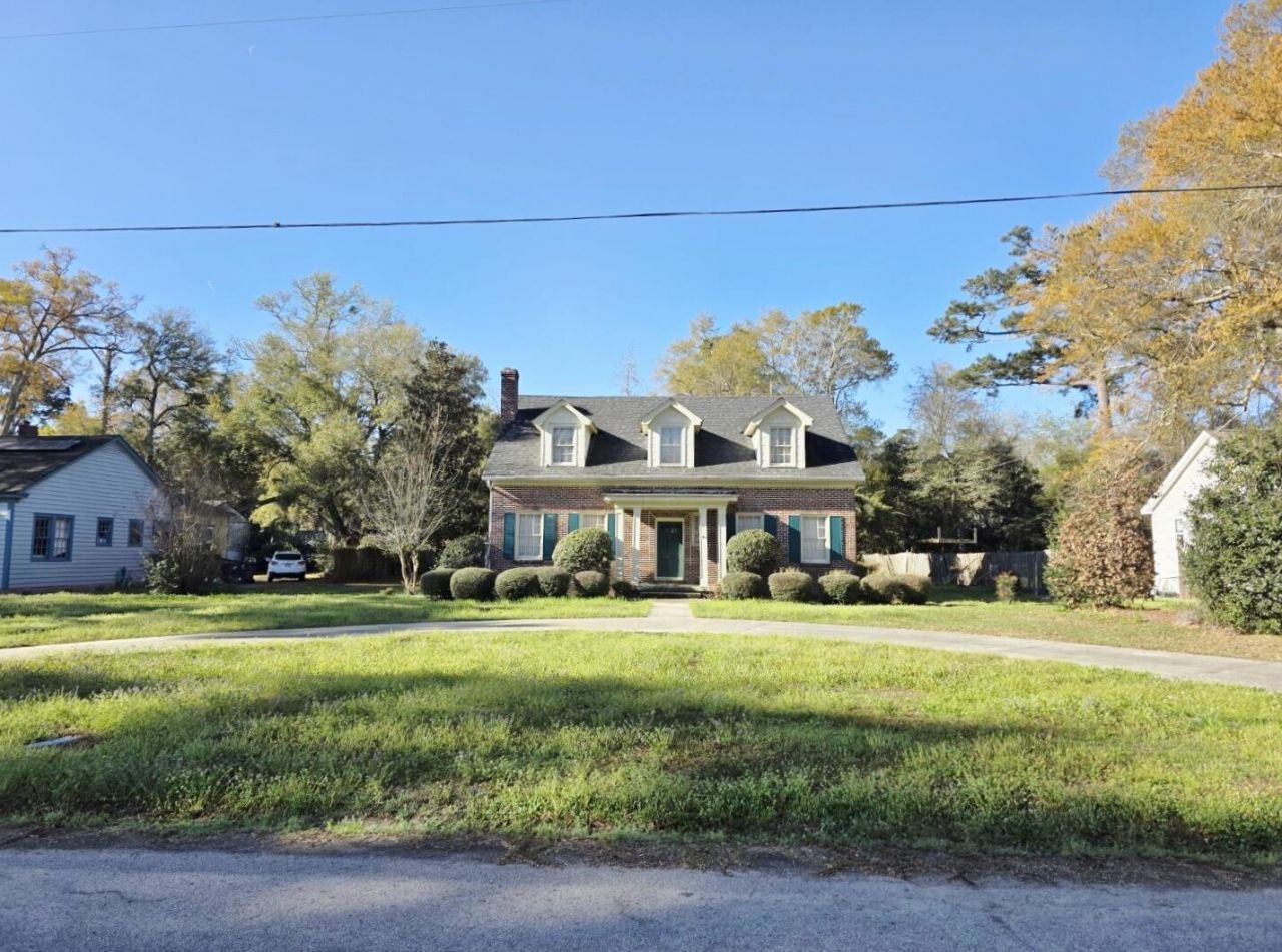 1107 Gilmore Avenue Photo 4