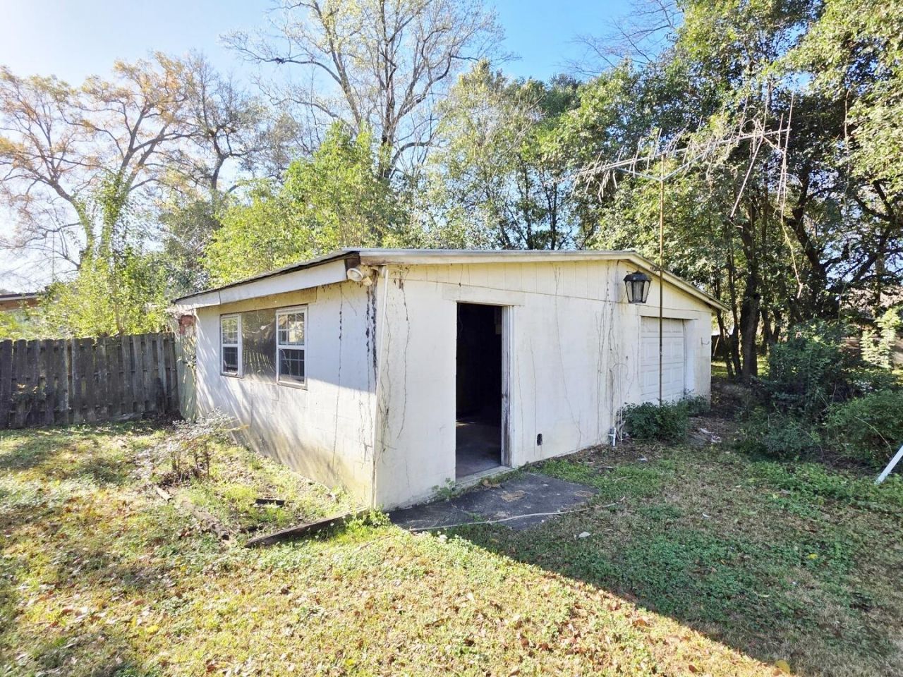 1107 Gilmore Avenue Photo 40