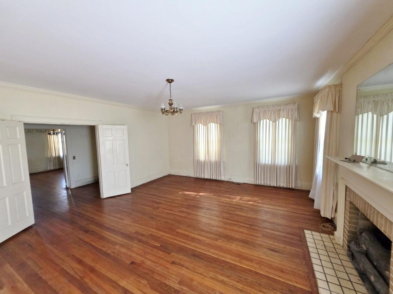 1107 Gilmore Avenue Photo 8