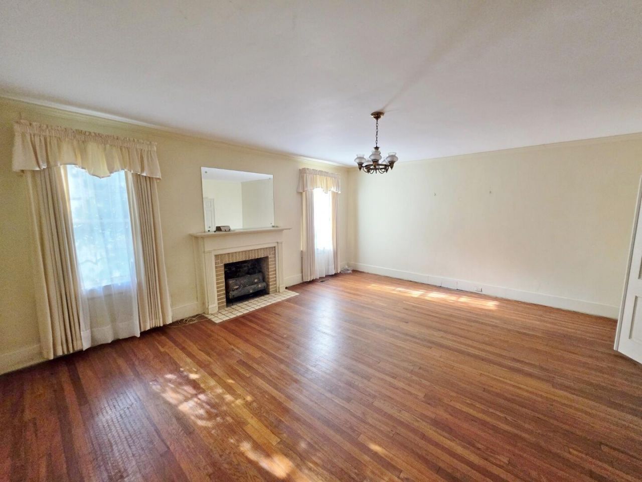 1107 Gilmore Avenue Photo 9