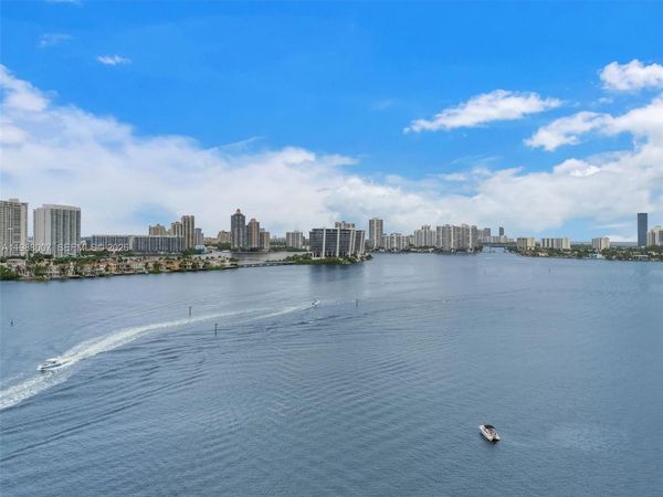 301 174th St, Unit 1818, Sunny Isles Beach, FL 33160