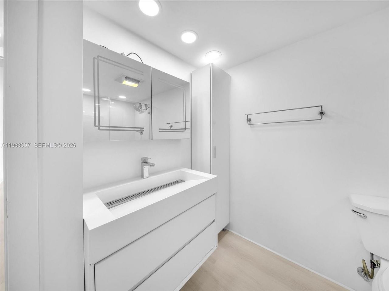 301 174th St, Unit 1818, Sunny Isles Beach, FL 33160 Photo