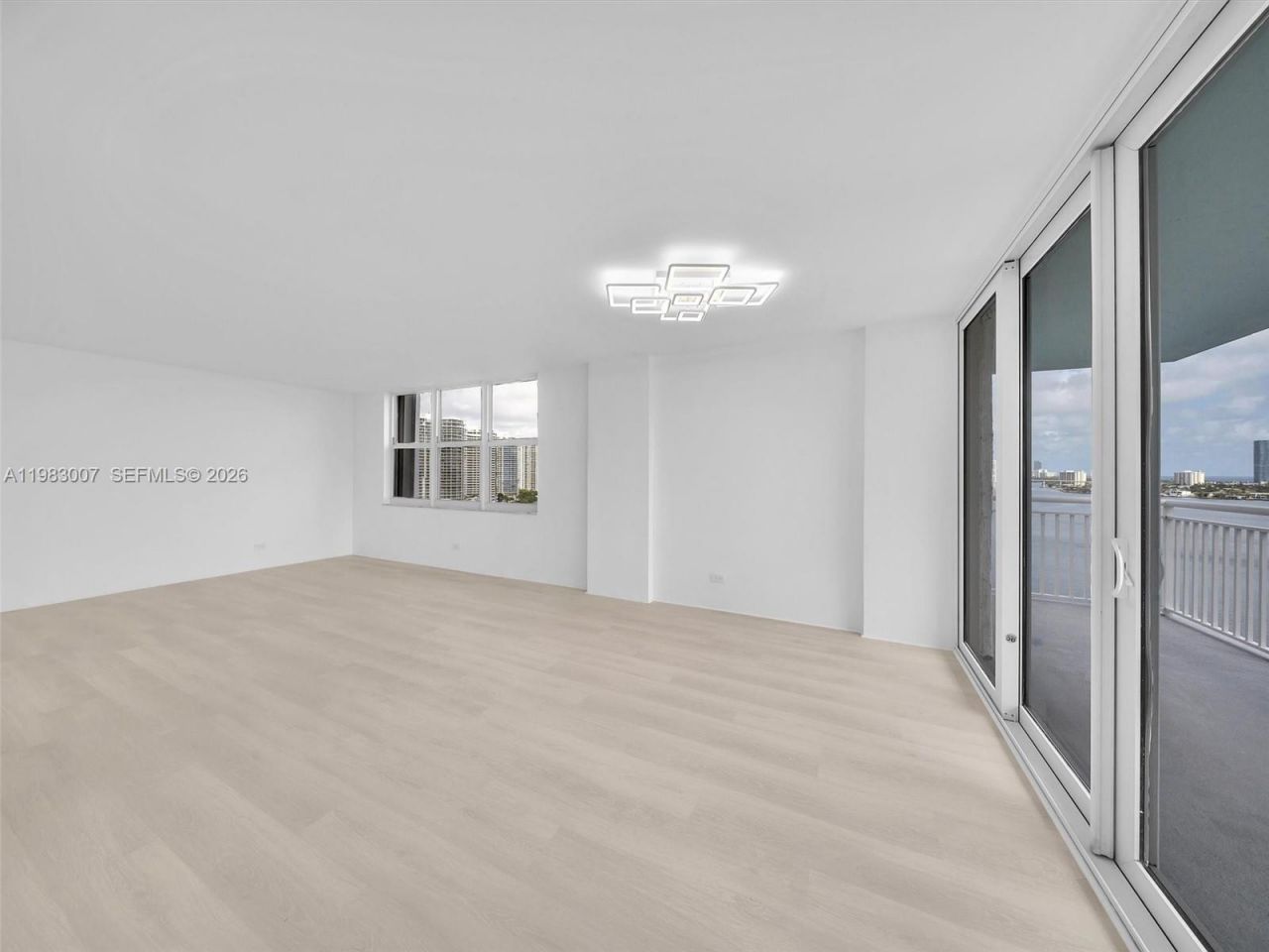 301 174th St, Unit 1818, Sunny Isles Beach, FL 33160 Photo