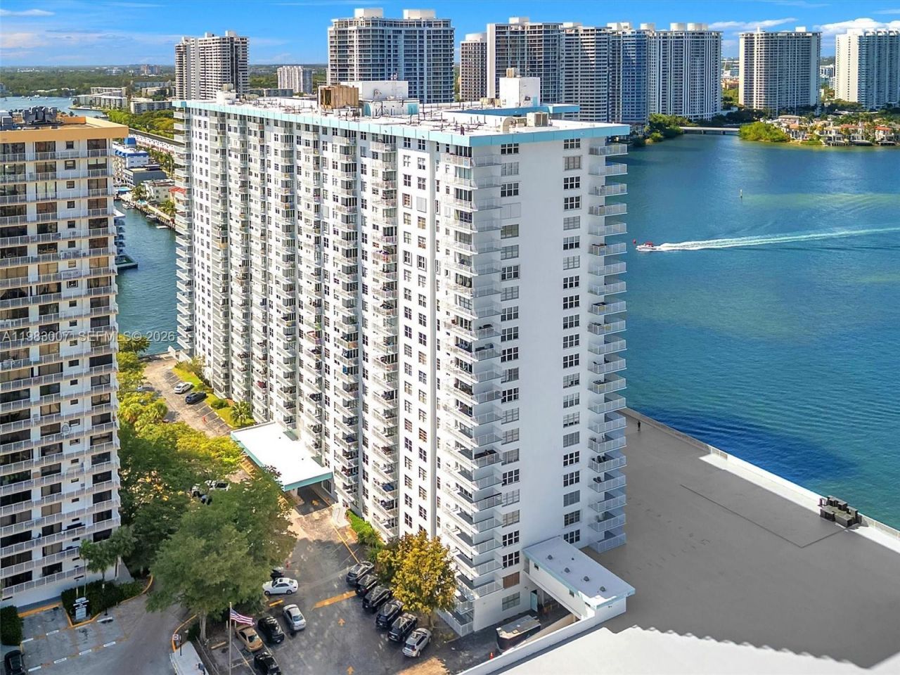 301 174th St, Unit 1818, Sunny Isles Beach, FL 33160 Photo